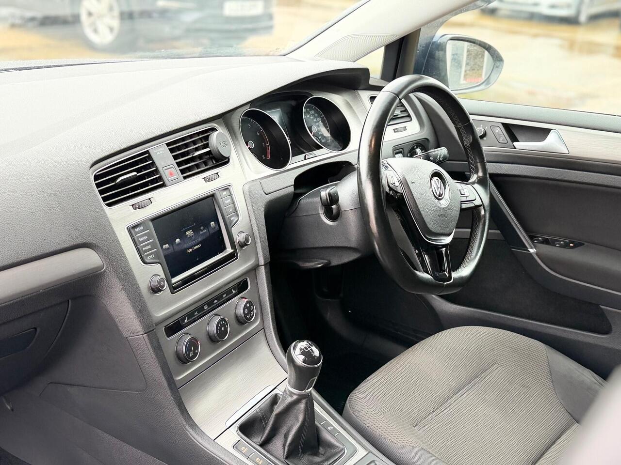 Used Volkswagen Golf 2017 for sale - 76772818: Photo 24