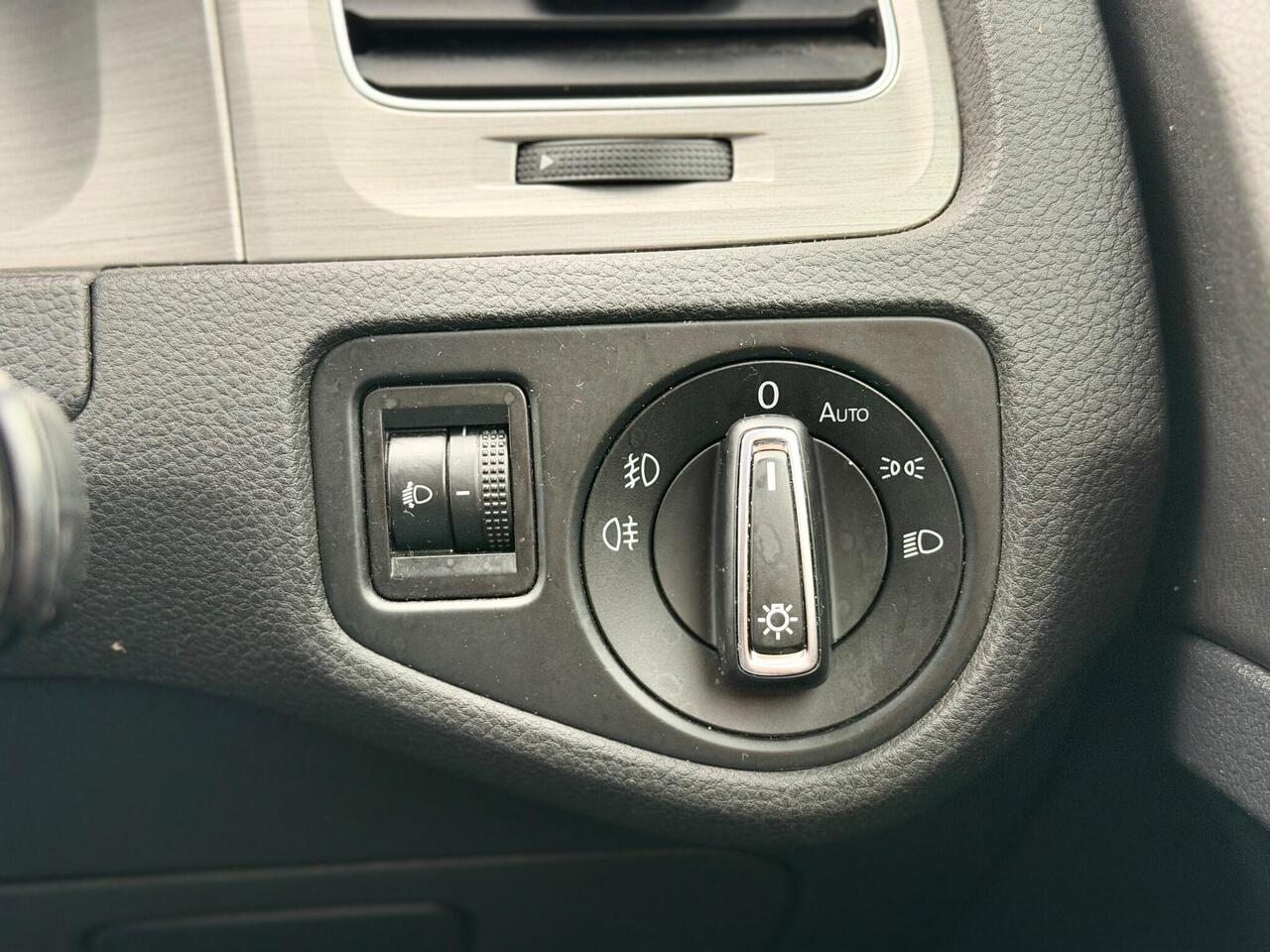 Used Volkswagen Golf 2017 for sale - 76772818: Photo 32