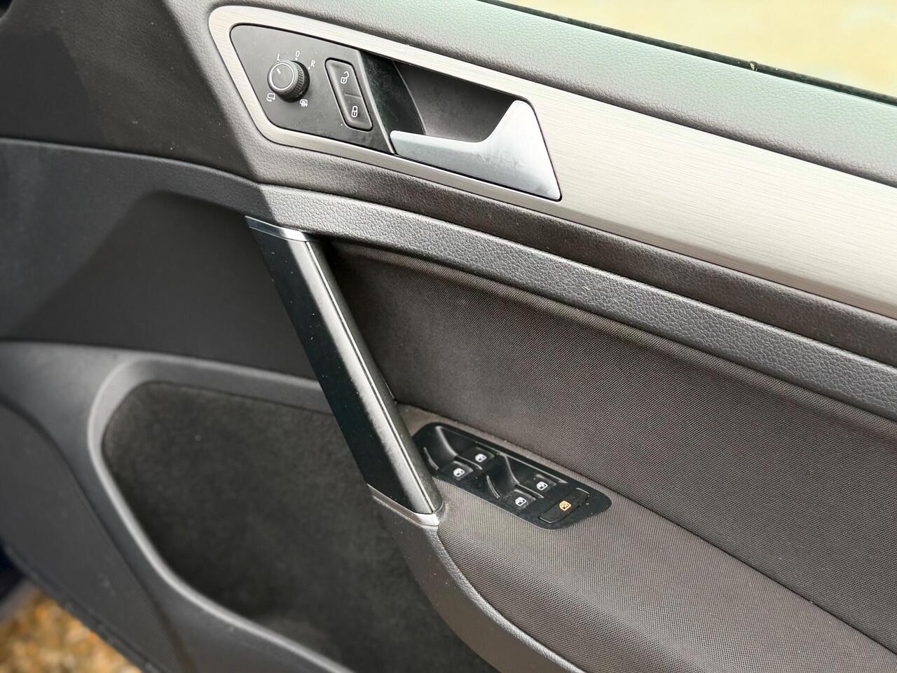 Used Volkswagen Golf 2017 for sale - 76772818: Photo 40