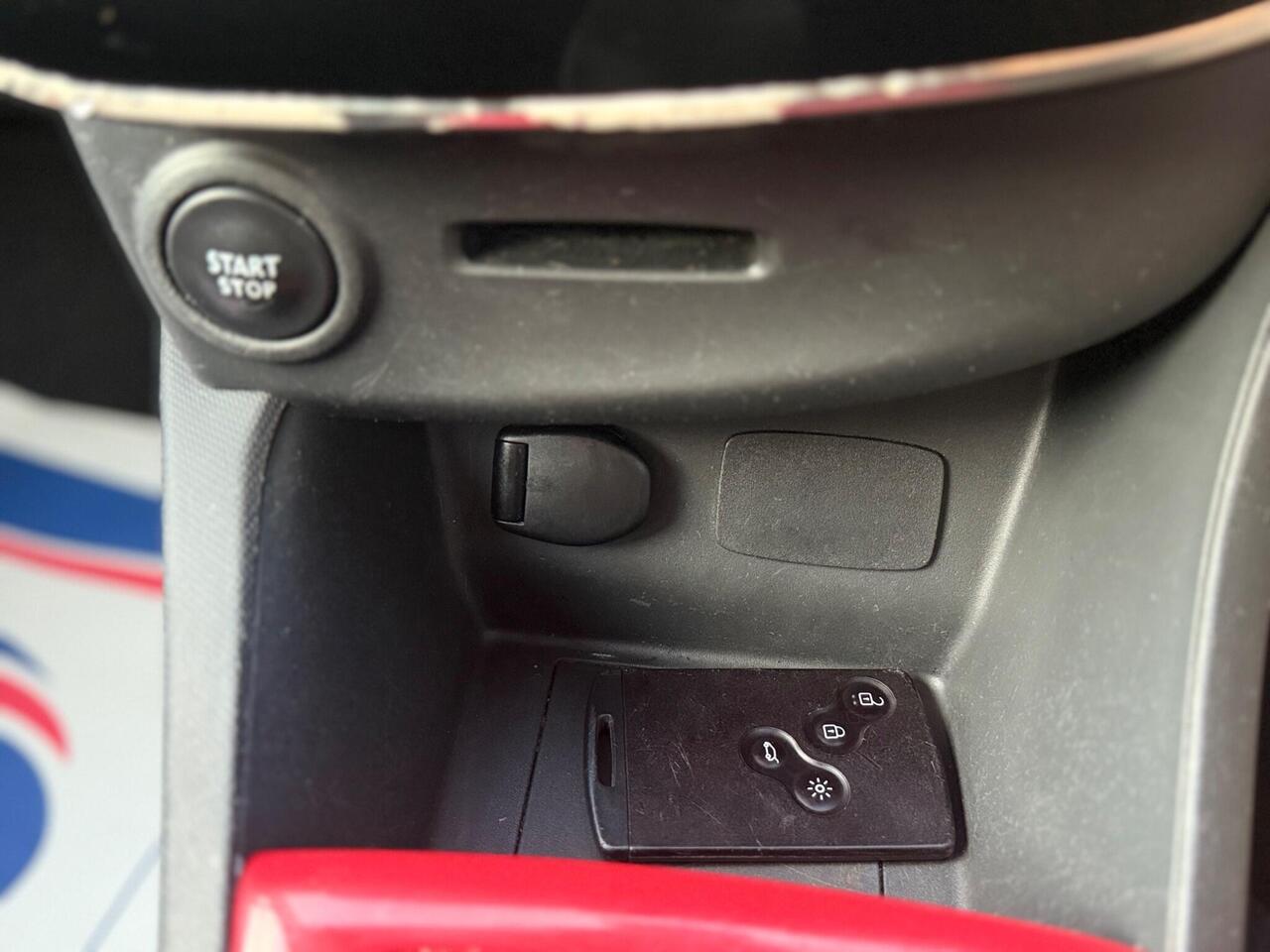 Used Renault Clio 2014 for sale - 77067478: Photo 24