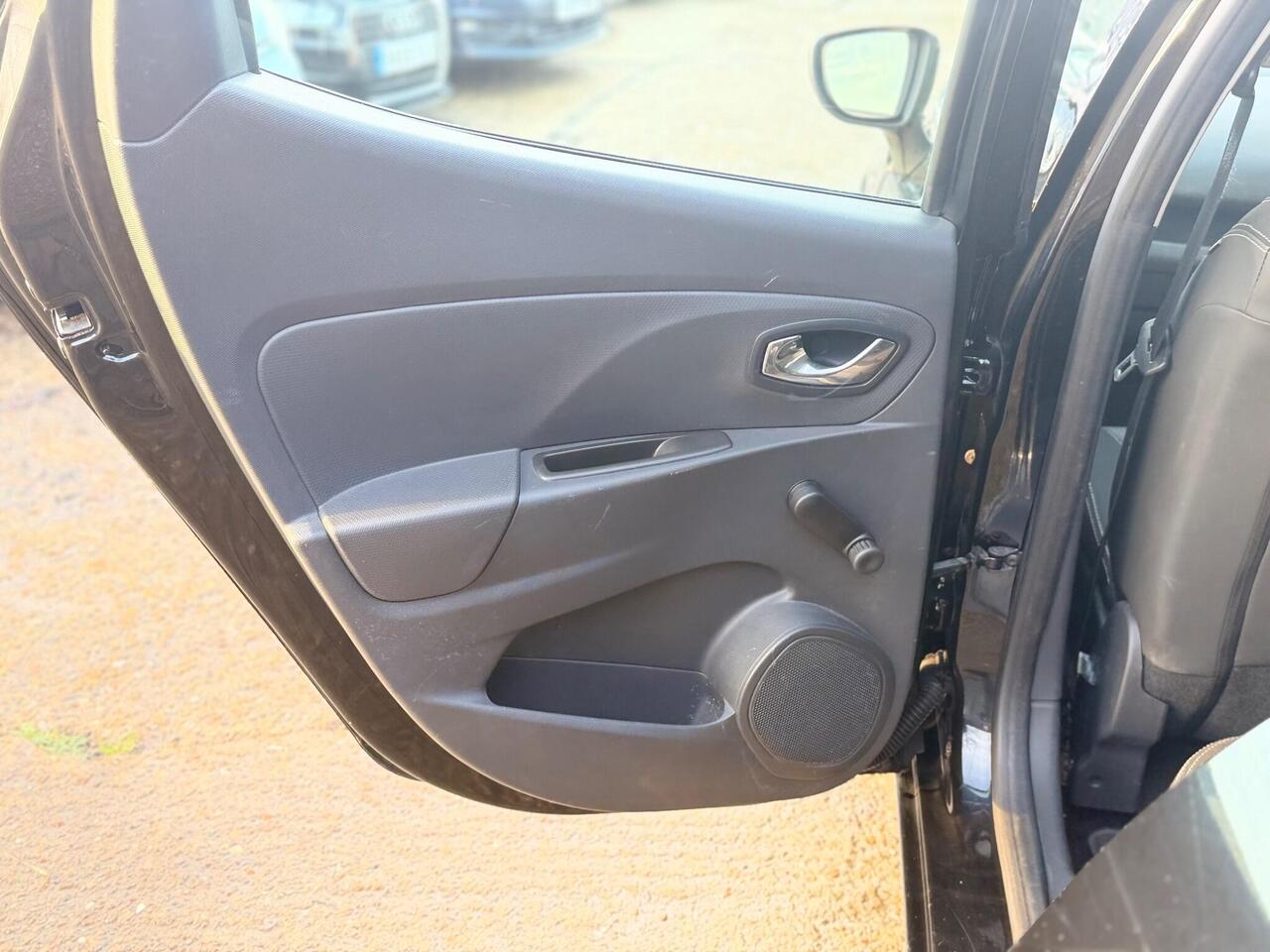 Used Renault Clio 2014 for sale - 77067478: Photo 30