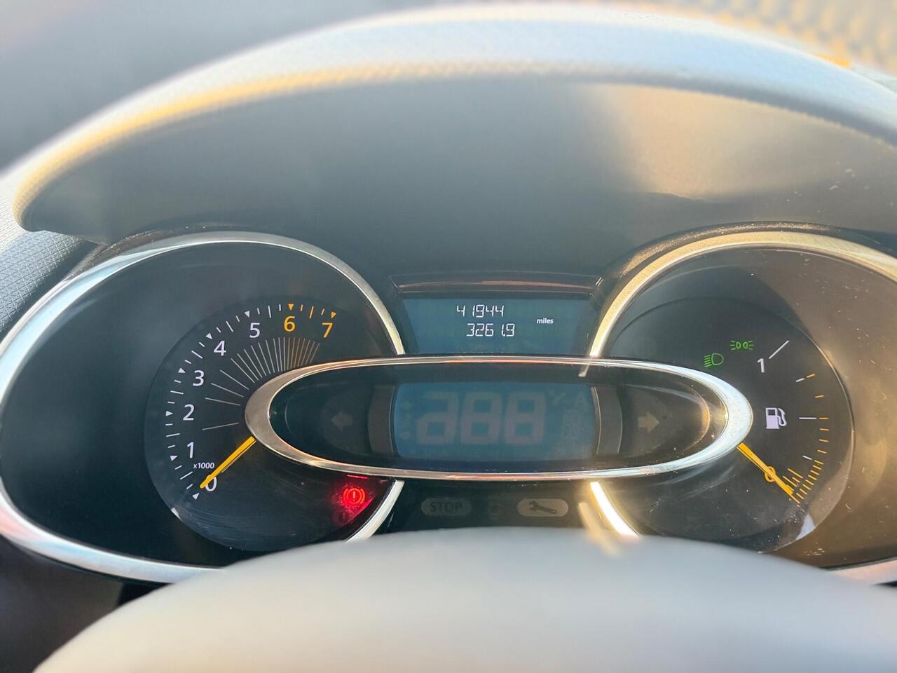 Used Renault Clio 2014 for sale - 77067478: Photo 35