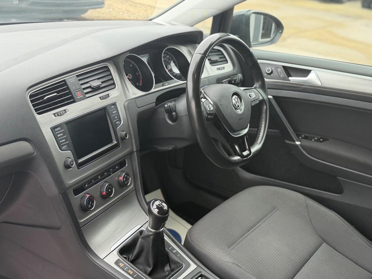 Used Volkswagen Golf 2017 for sale - 77298407: Photo 28