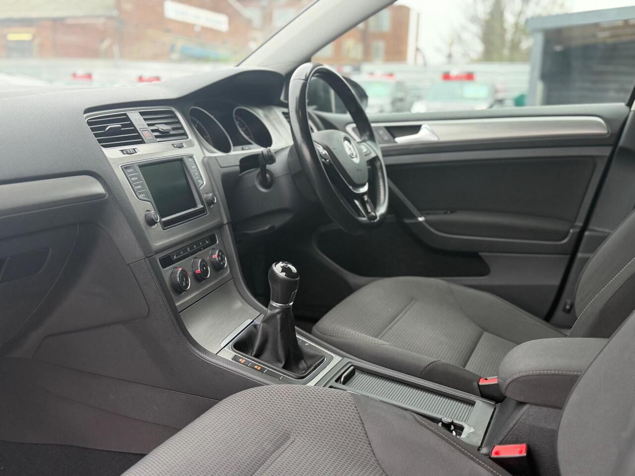 Used Volkswagen Golf 2017 for sale - 77298407: Photo 29