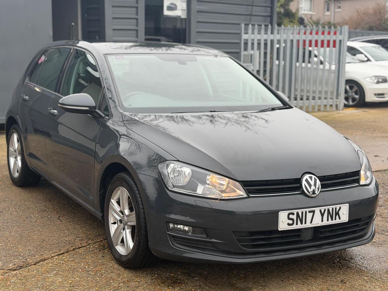 Used Volkswagen Golf 2017 for sale - 77298407: Photo 3