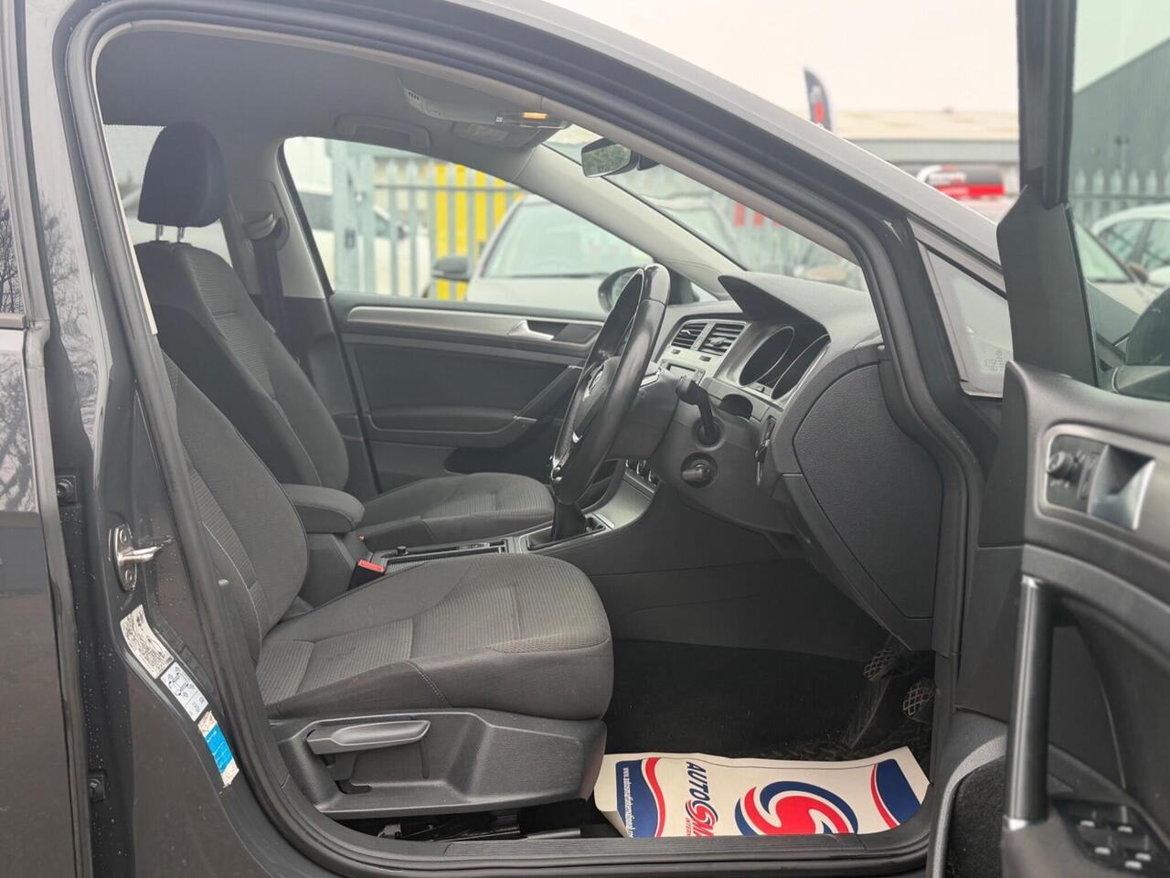 Used Volkswagen Golf 2017 for sale - 77298407: Photo 30