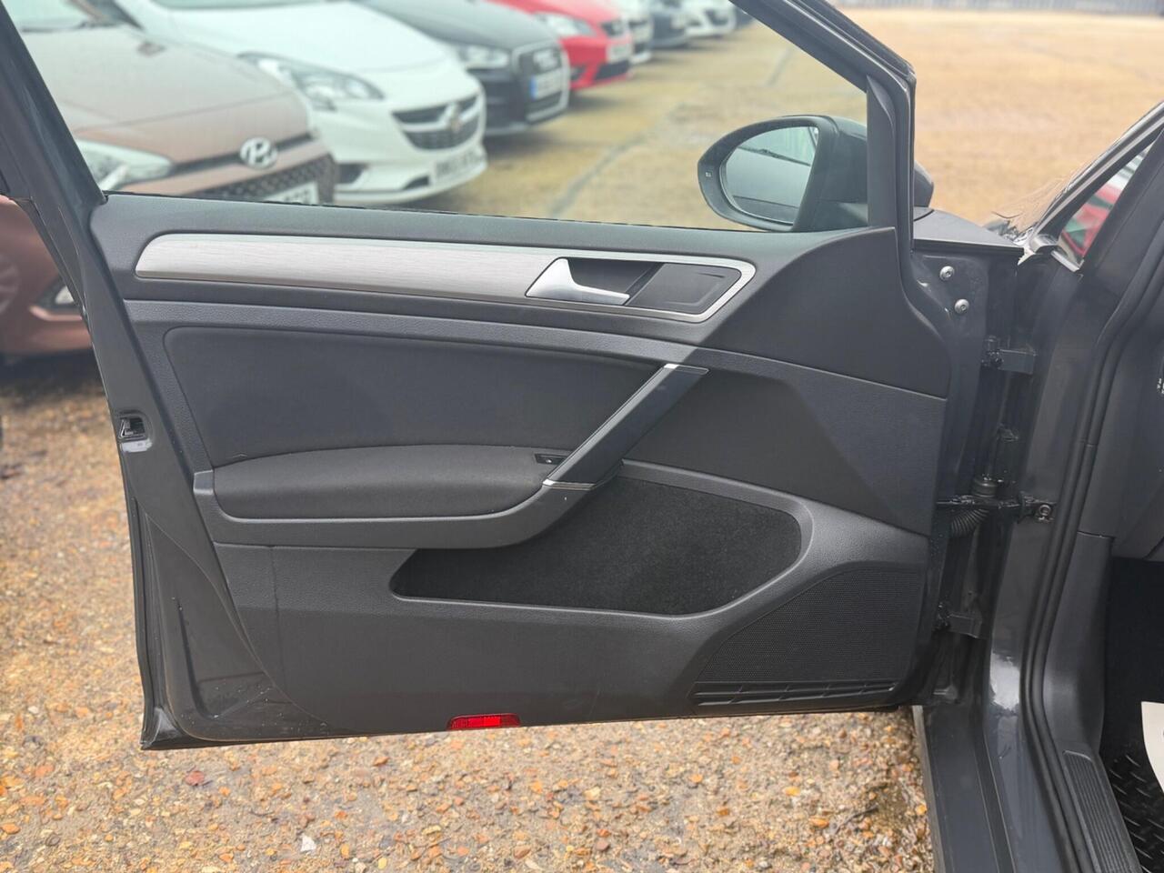 Used Volkswagen Golf 2017 for sale - 77298407: Photo 48