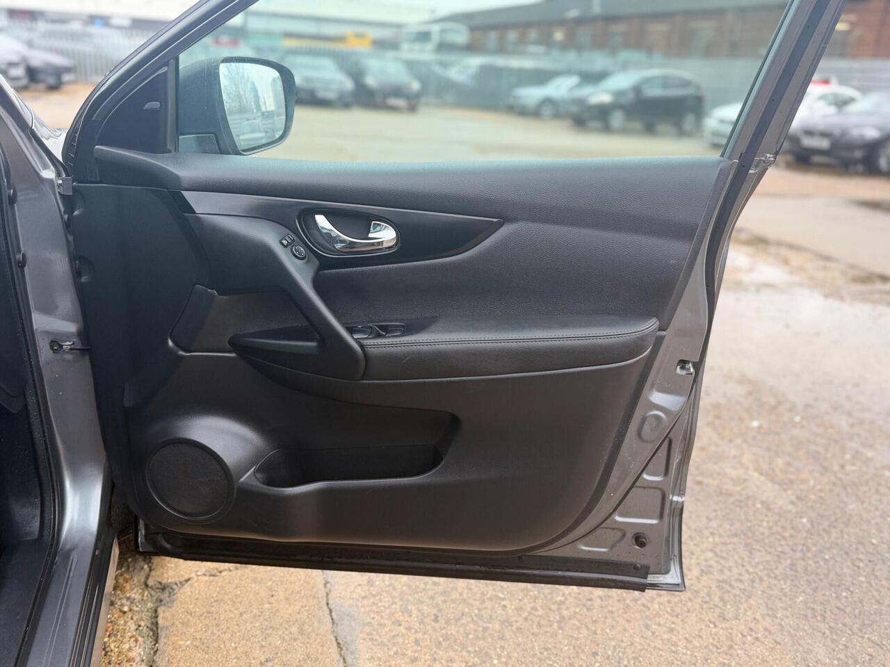 Used Nissan Qashqai 2015 for sale - 77298411: Photo 40