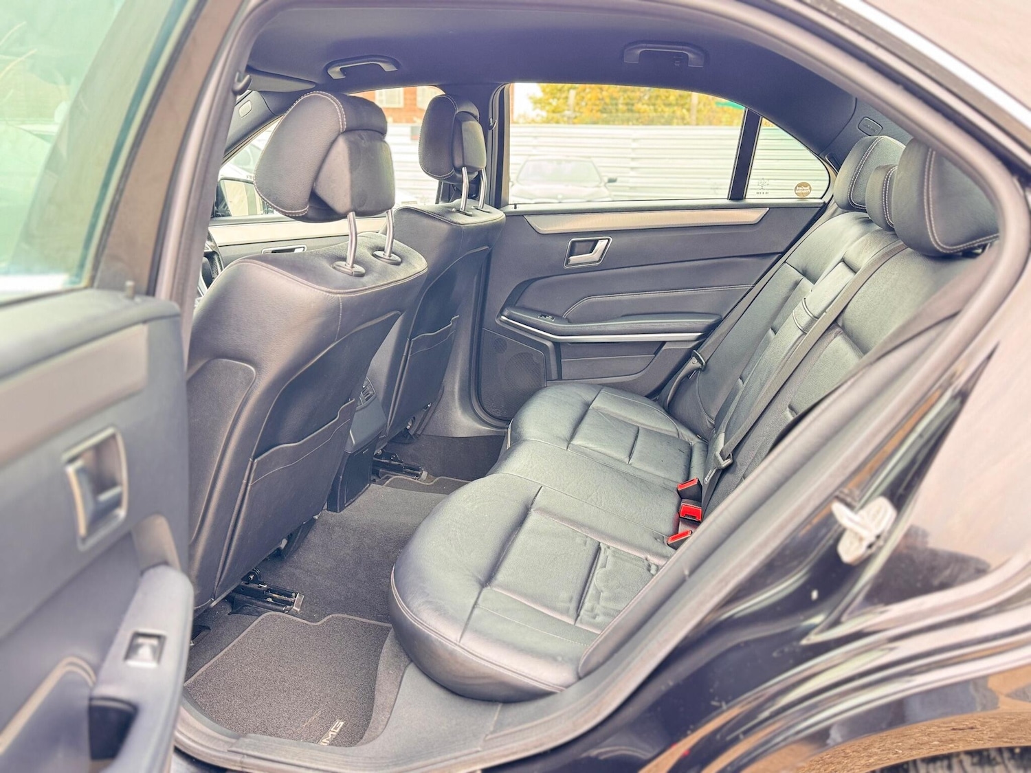 Used Mercedes-Benz E Class 2014 for sale - 76667156: Photo 26