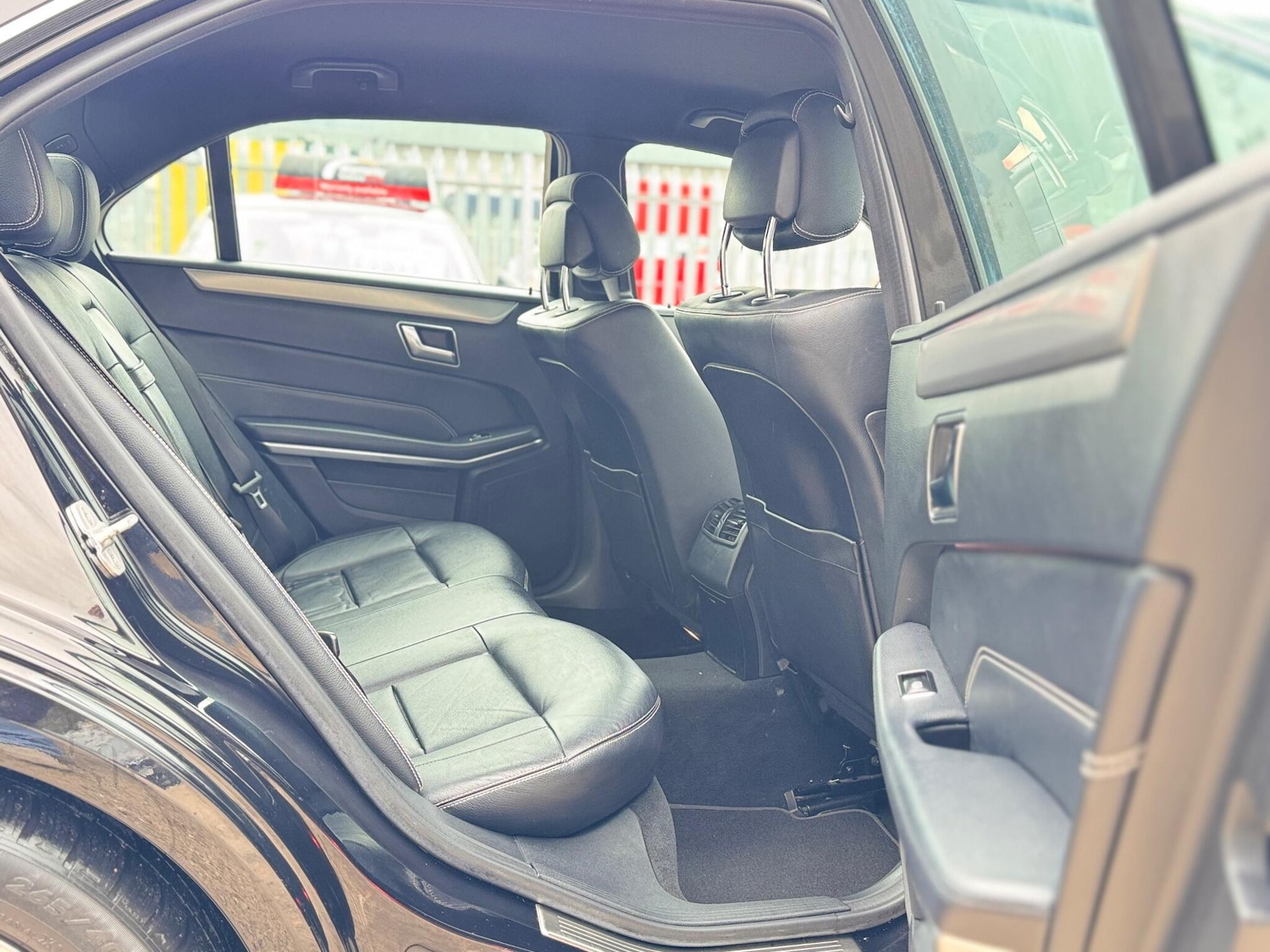 Used Mercedes-Benz E Class 2014 for sale - 76667156: Photo 29