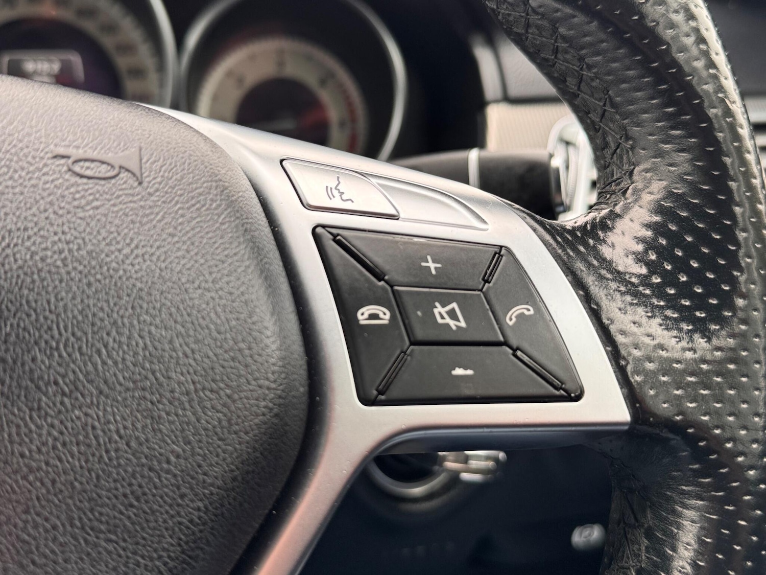 Used Mercedes-Benz E Class 2014 for sale - 76667156: Photo 36