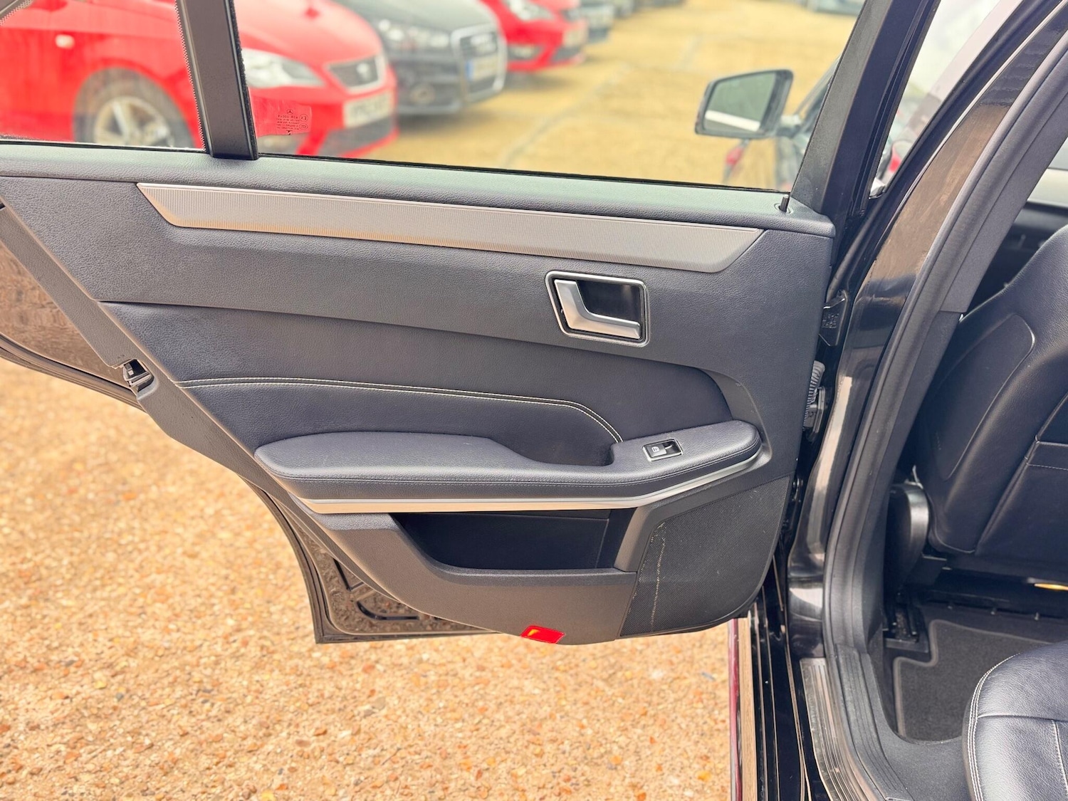 Used Mercedes-Benz E Class 2014 for sale - 76667156: Photo 44