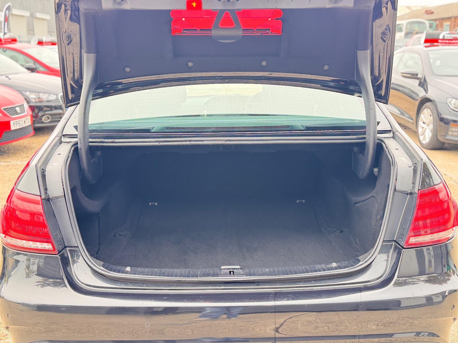 Used Mercedes-Benz E Class 2014 for sale - 76667156: Photo 53