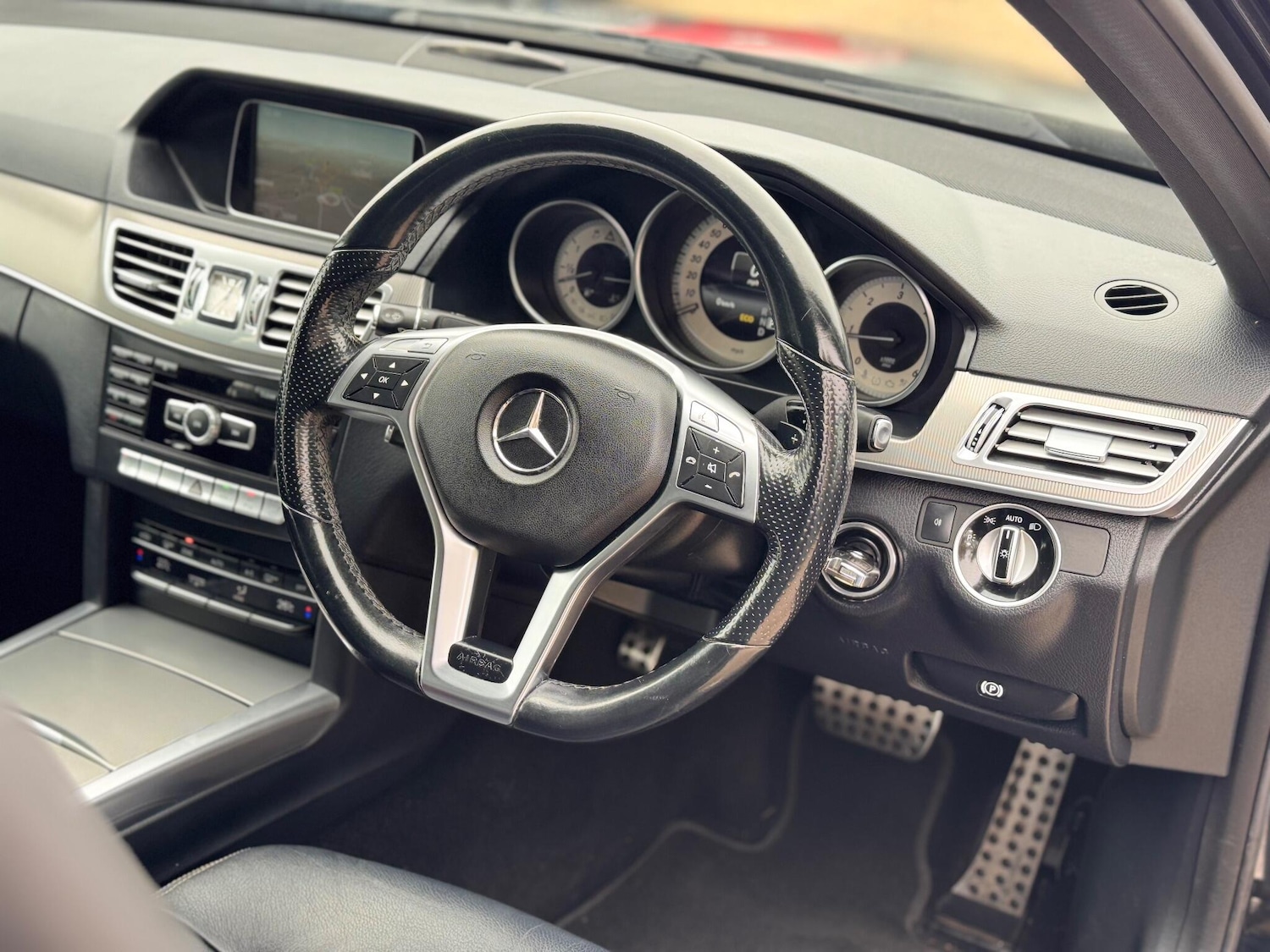 Used Mercedes-Benz E Class 2014 for sale - 76667156: Photo 56