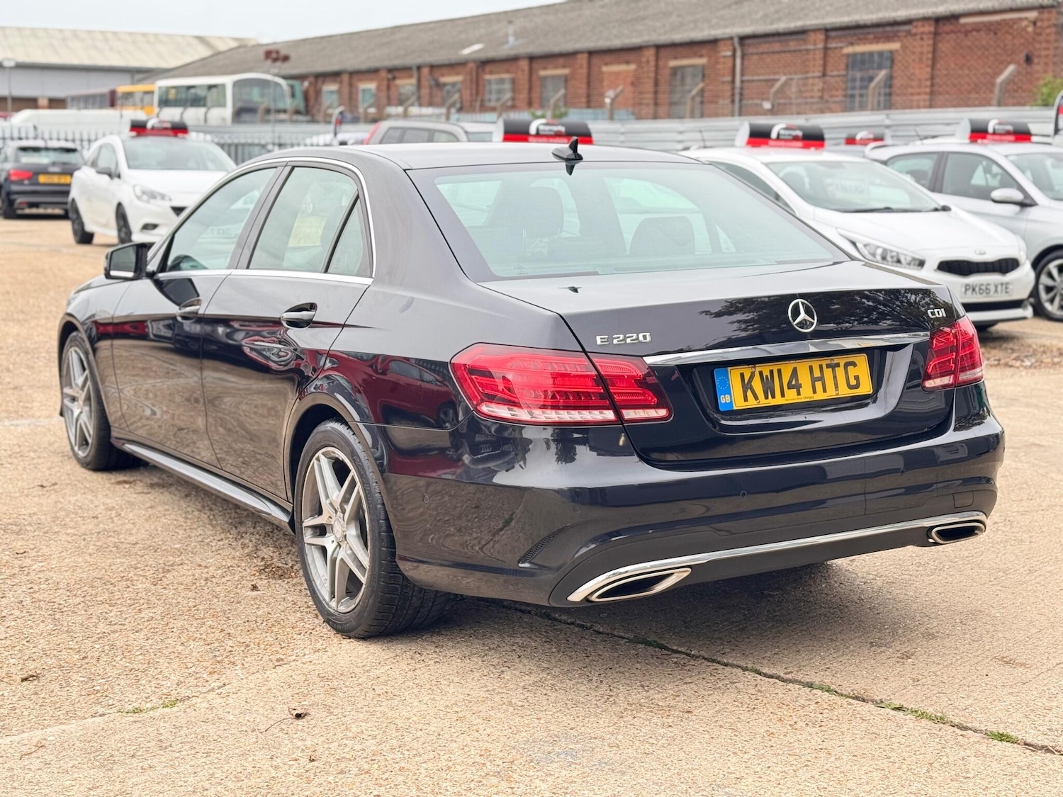 Used Mercedes-Benz E Class 2014 for sale - 76667156: Photo 6