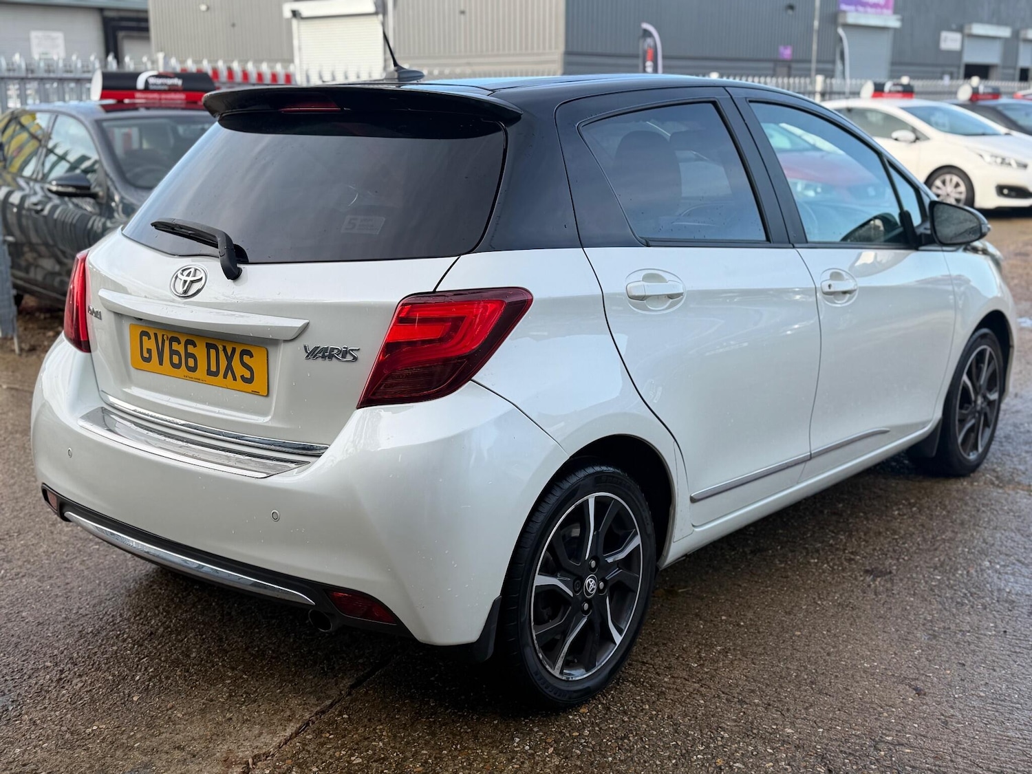 Used Toyota Yaris 2017 for sale - 76667176: Photo 18