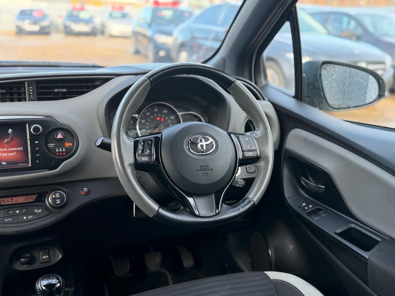 Used Toyota Yaris 2017 for sale - 76667176: Photo 23