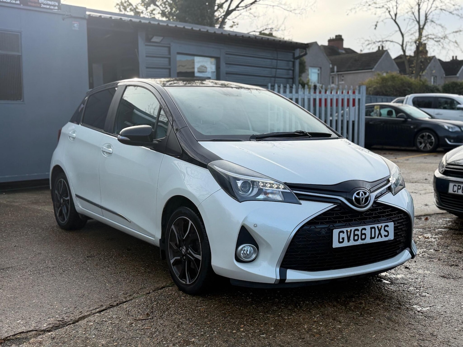 Used Toyota Yaris 2017 for sale - 76667176: Photo 3