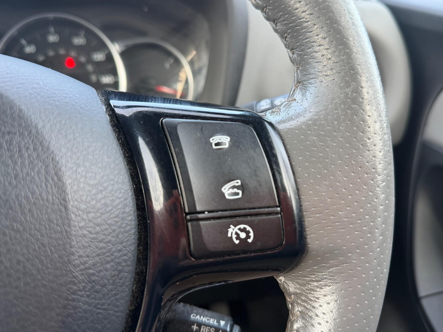 Used Toyota Yaris 2017 for sale - 76667176: Photo 35