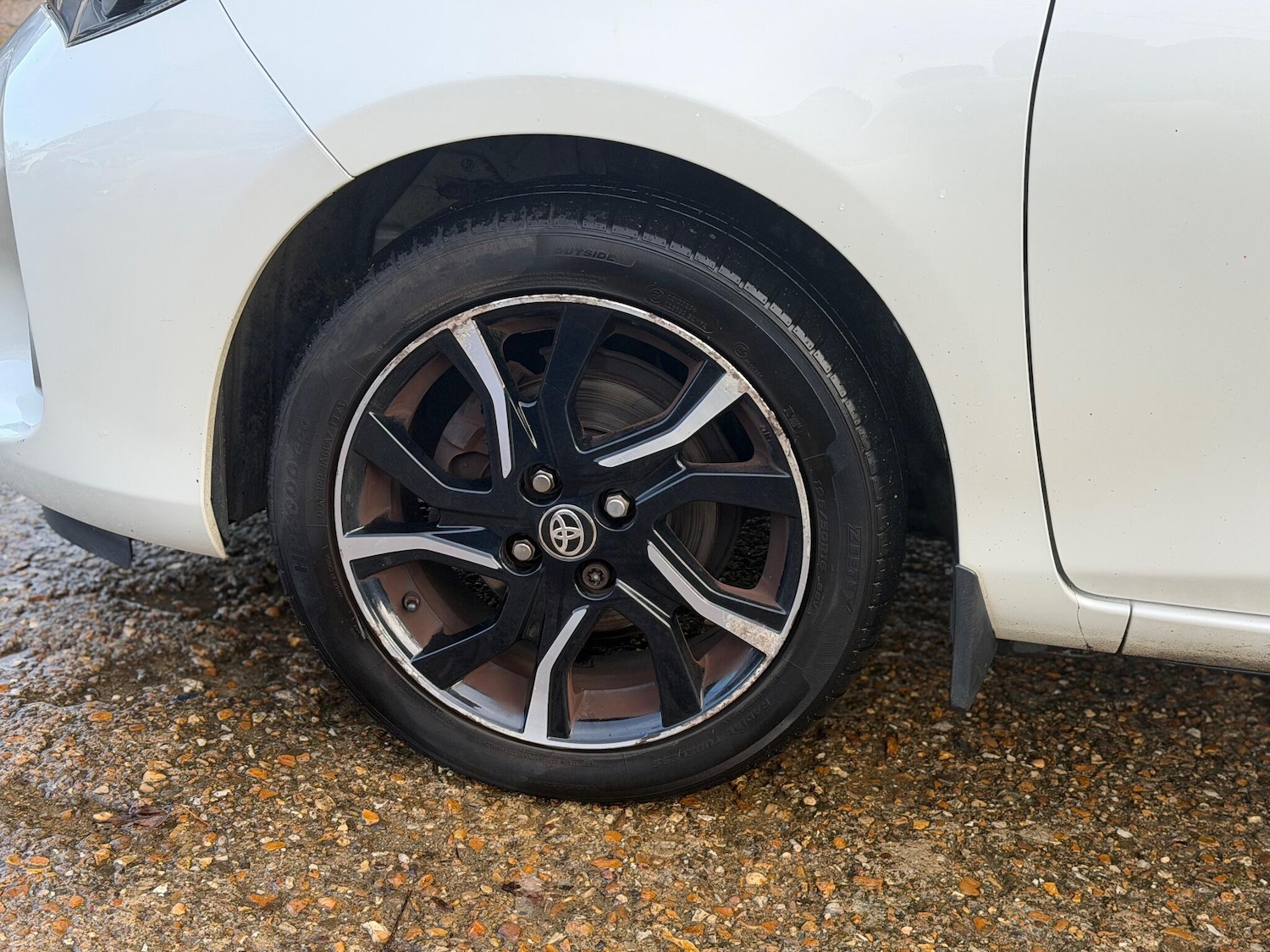 Used Toyota Yaris 2017 for sale - 76667176: Photo 49