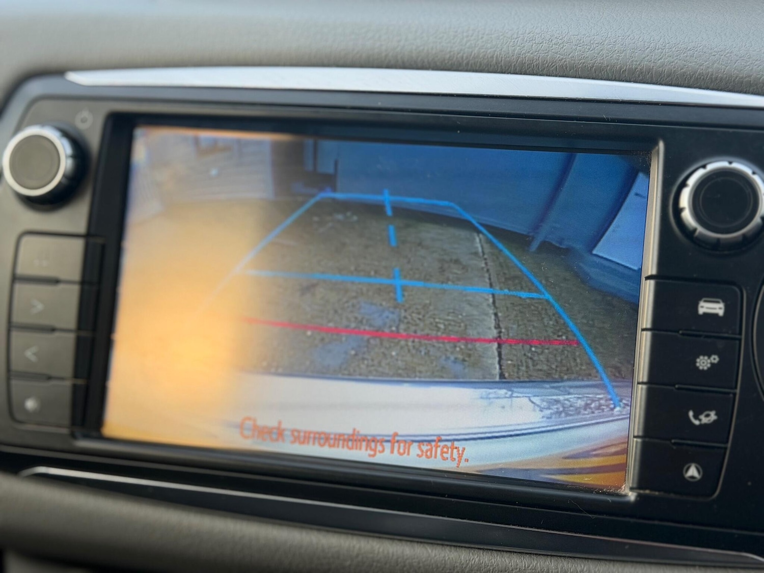 Used Toyota Yaris 2017 for sale - 76667176: Photo 51