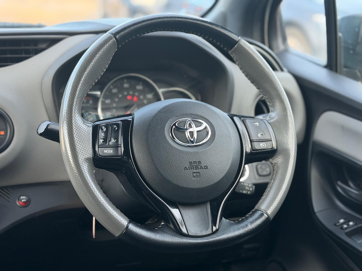 Used Toyota Yaris 2017 for sale - 76667176: Photo 59