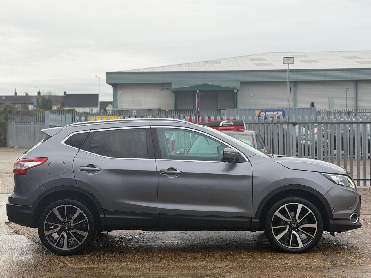 Used Nissan Qashqai 2014 for sale - 77240219: Photo 18