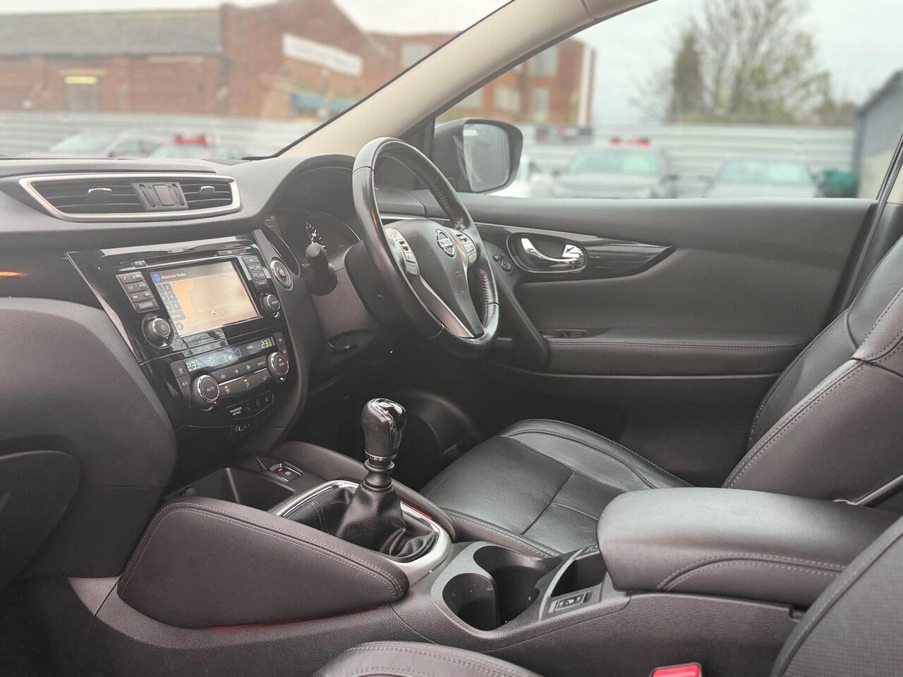 Used Nissan Qashqai 2014 for sale - 77240219: Photo 24