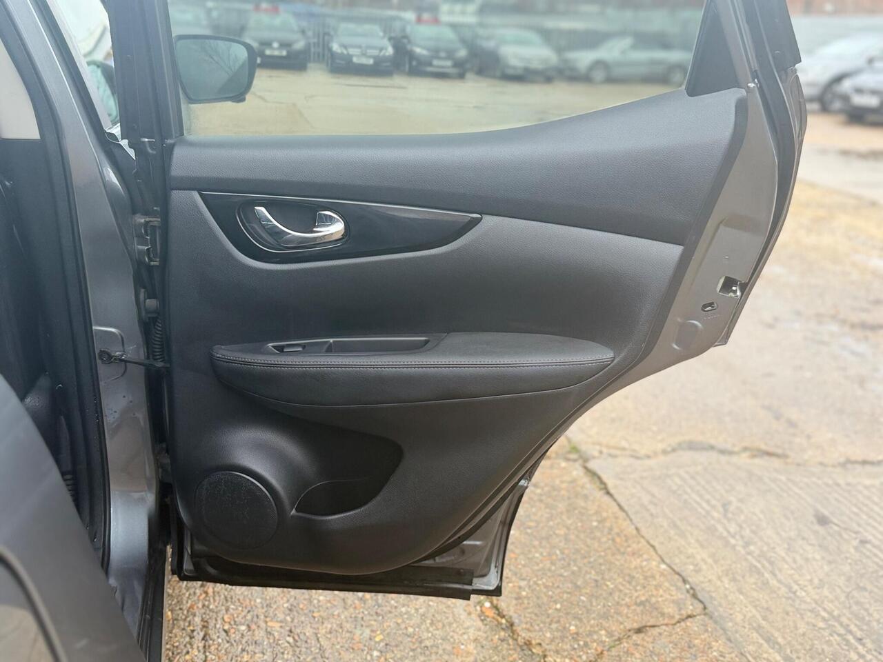 Used Nissan Qashqai 2014 for sale - 77240219: Photo 40