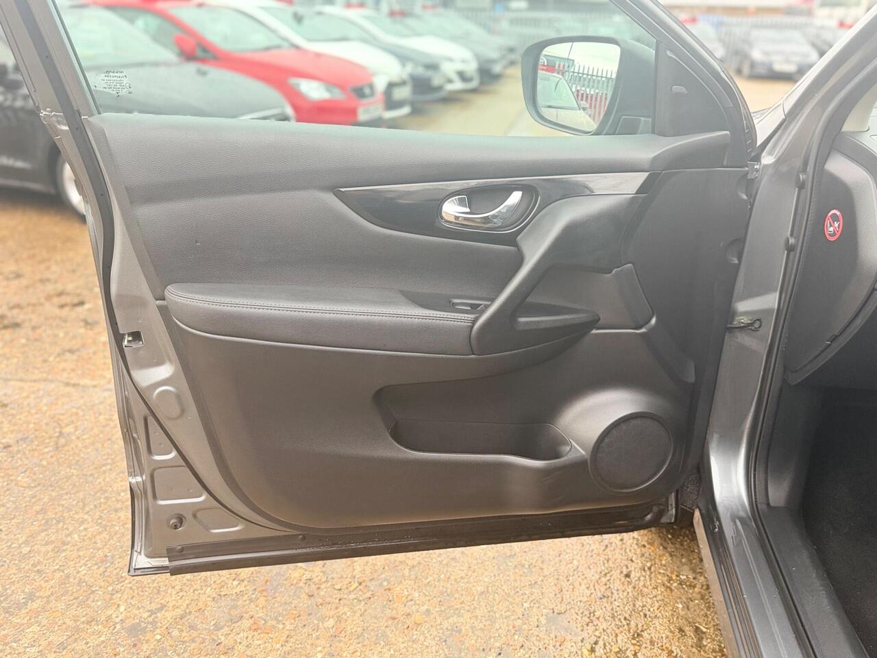 Used Nissan Qashqai 2014 for sale - 77240219: Photo 41