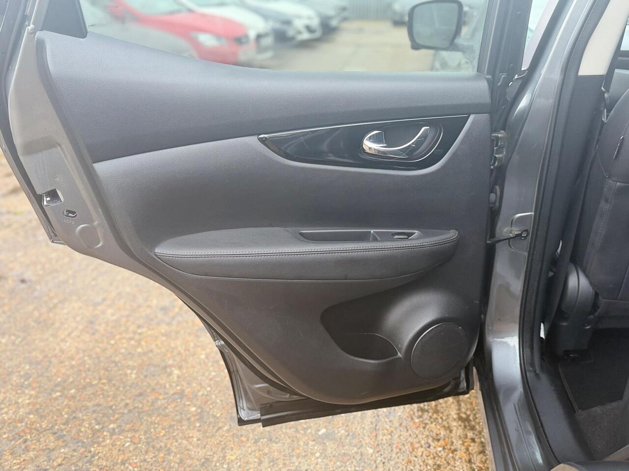 Used Nissan Qashqai 2014 for sale - 77240219: Photo 43