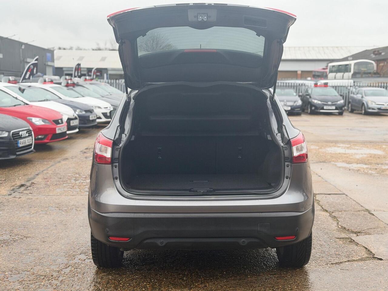 Used Nissan Qashqai 2014 for sale - 77240219: Photo 50