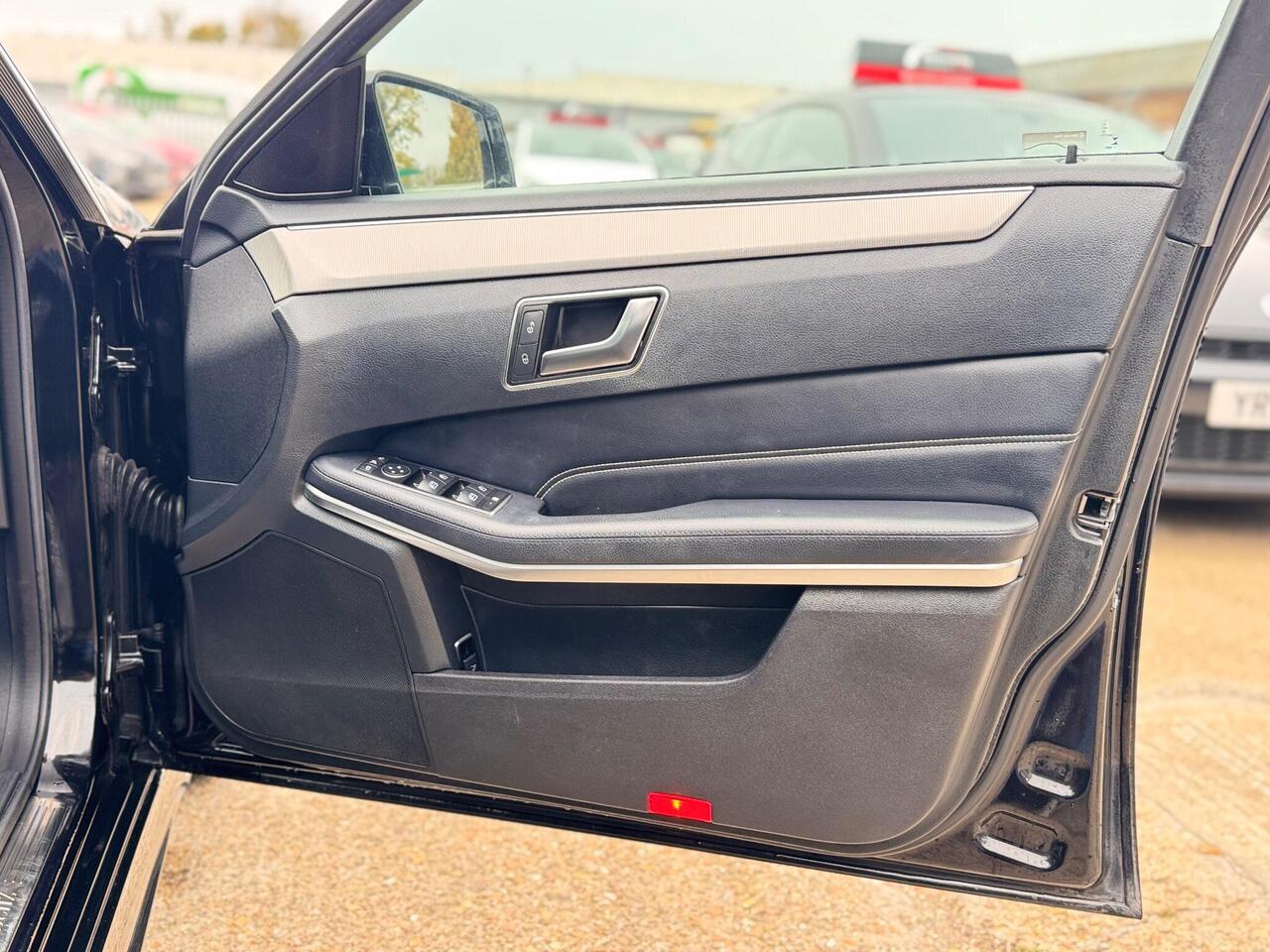 Used Mercedes-Benz E Class 2014 for sale - 76734413: Photo 46