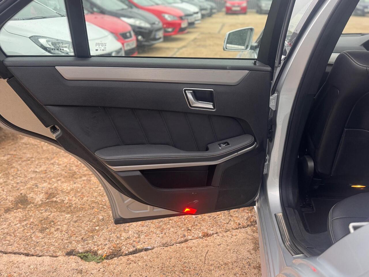 Used Mercedes-Benz E Class 2012 for sale - 76734415: Photo 36