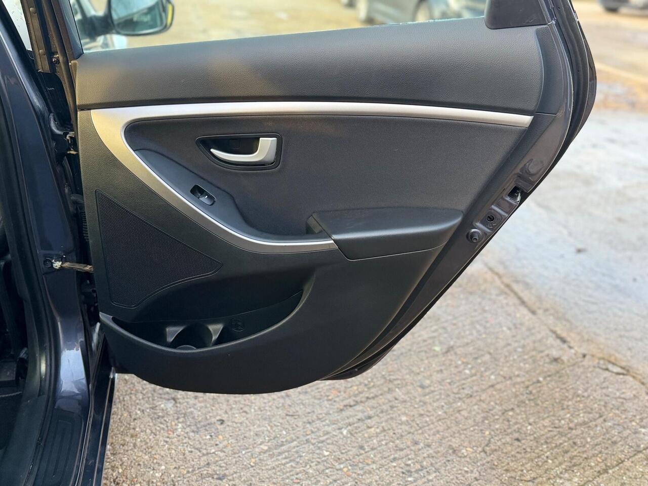 Used Hyundai i30 2015 for sale - 76954190: Photo 35