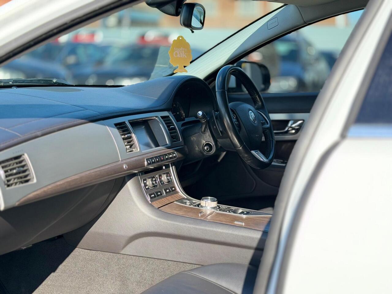 Used Jaguar XF 2012 for sale - 77884282: Photo 14