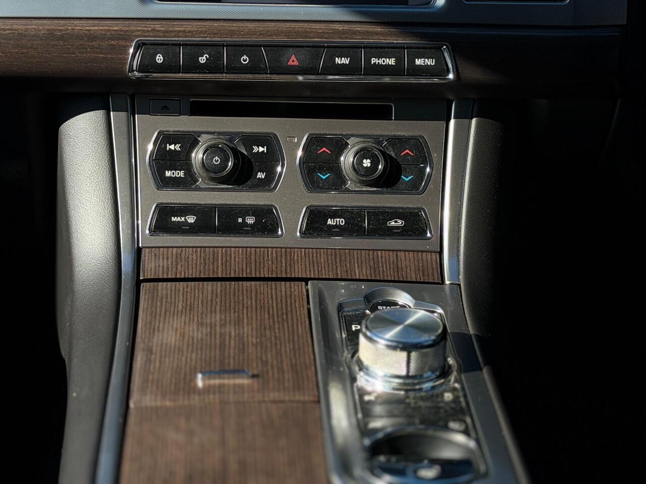 Used Jaguar XF 2012 for sale - 77884282: Photo 24