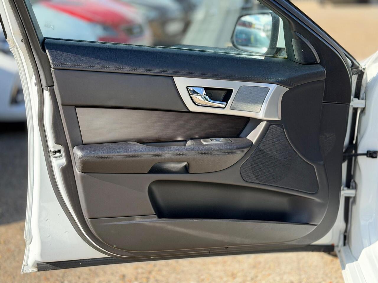 Used Jaguar XF 2012 for sale - 77884282: Photo 29