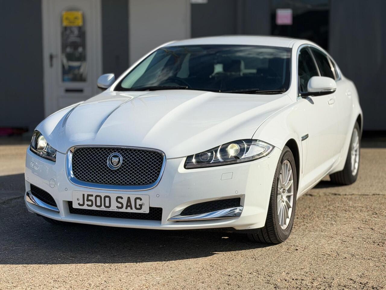 Used Jaguar XF 2012 for sale - 77884282: Photo 4