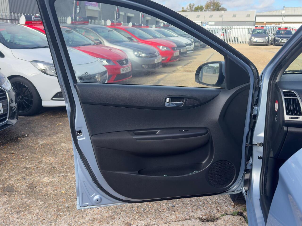 Used Hyundai i20 2014 for sale - 76734426: Photo 41