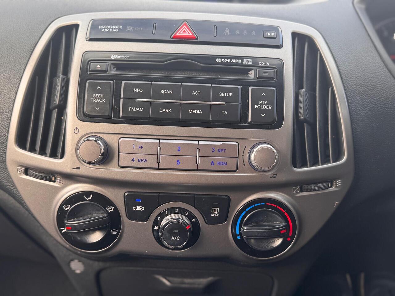 Used Hyundai i20 2014 for sale - 76734426: Photo 43