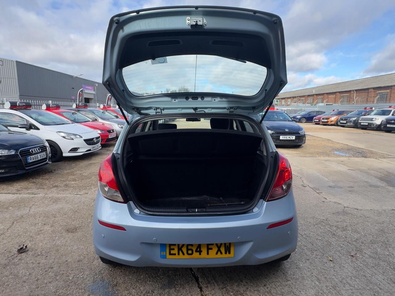 Used Hyundai i20 2014 for sale - 76734426: Photo 46