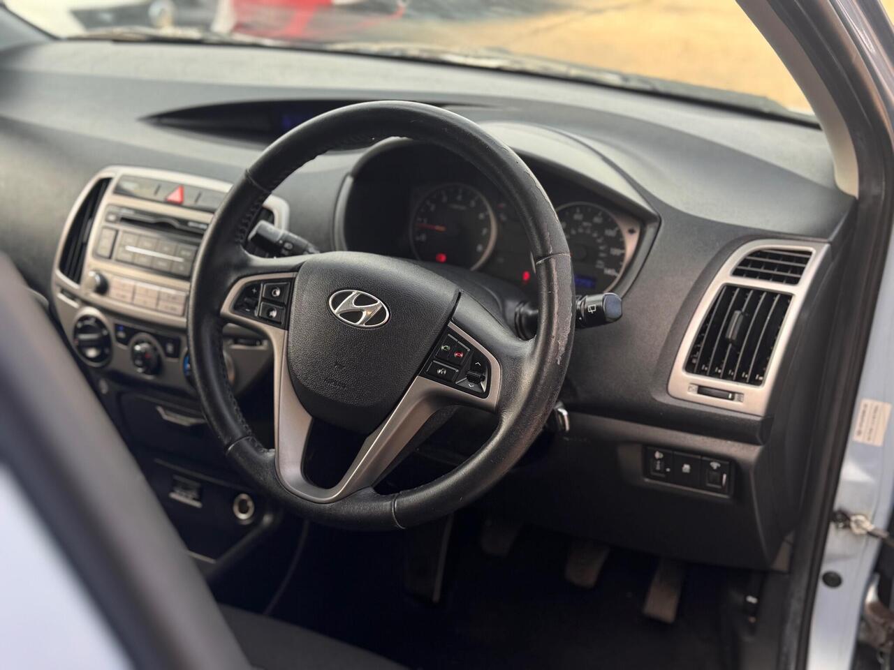 Used Hyundai i20 2014 for sale - 76734426: Photo 51