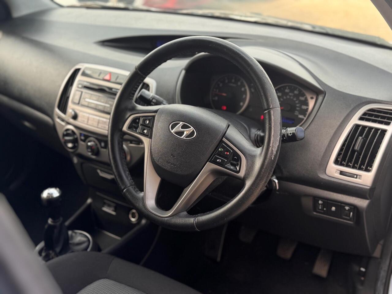 Used Hyundai i20 2014 for sale - 76734426: Photo 56