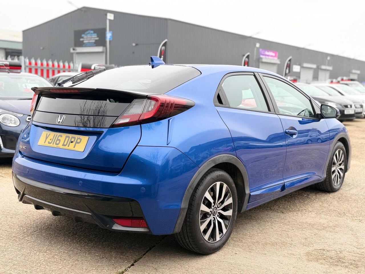 Used Honda Civic 2016 for sale - 77884277: Photo 10