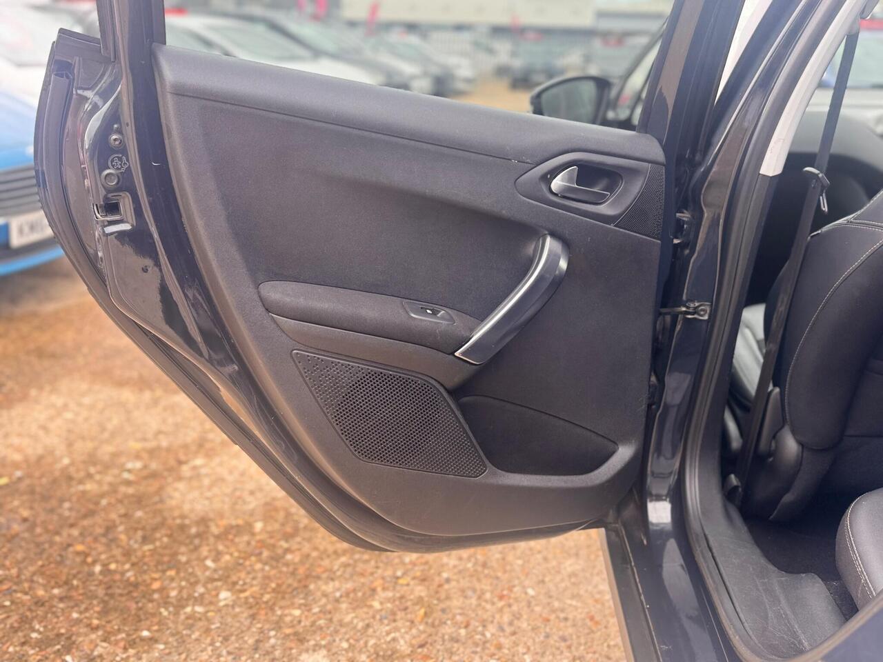 Used Peugeot 2008 2016 for sale - 76734427: Photo 47