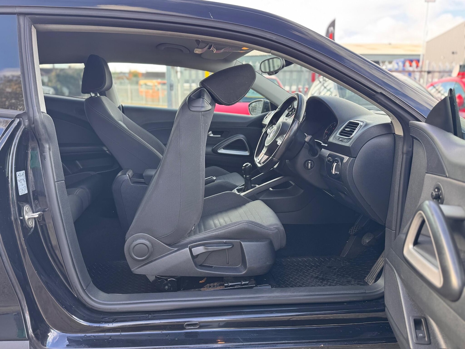 Used Volkswagen Scirocco 2013 for sale - 76667442: Photo 23