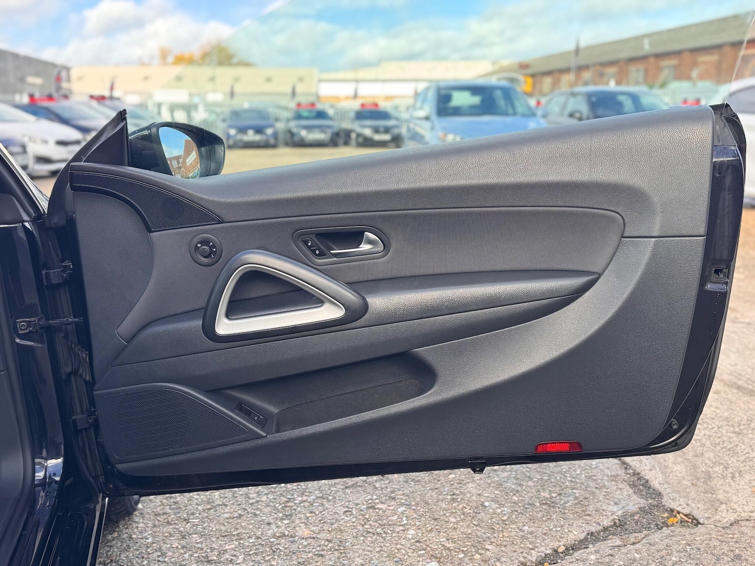 Used Volkswagen Scirocco 2013 for sale - 76667442: Photo 34