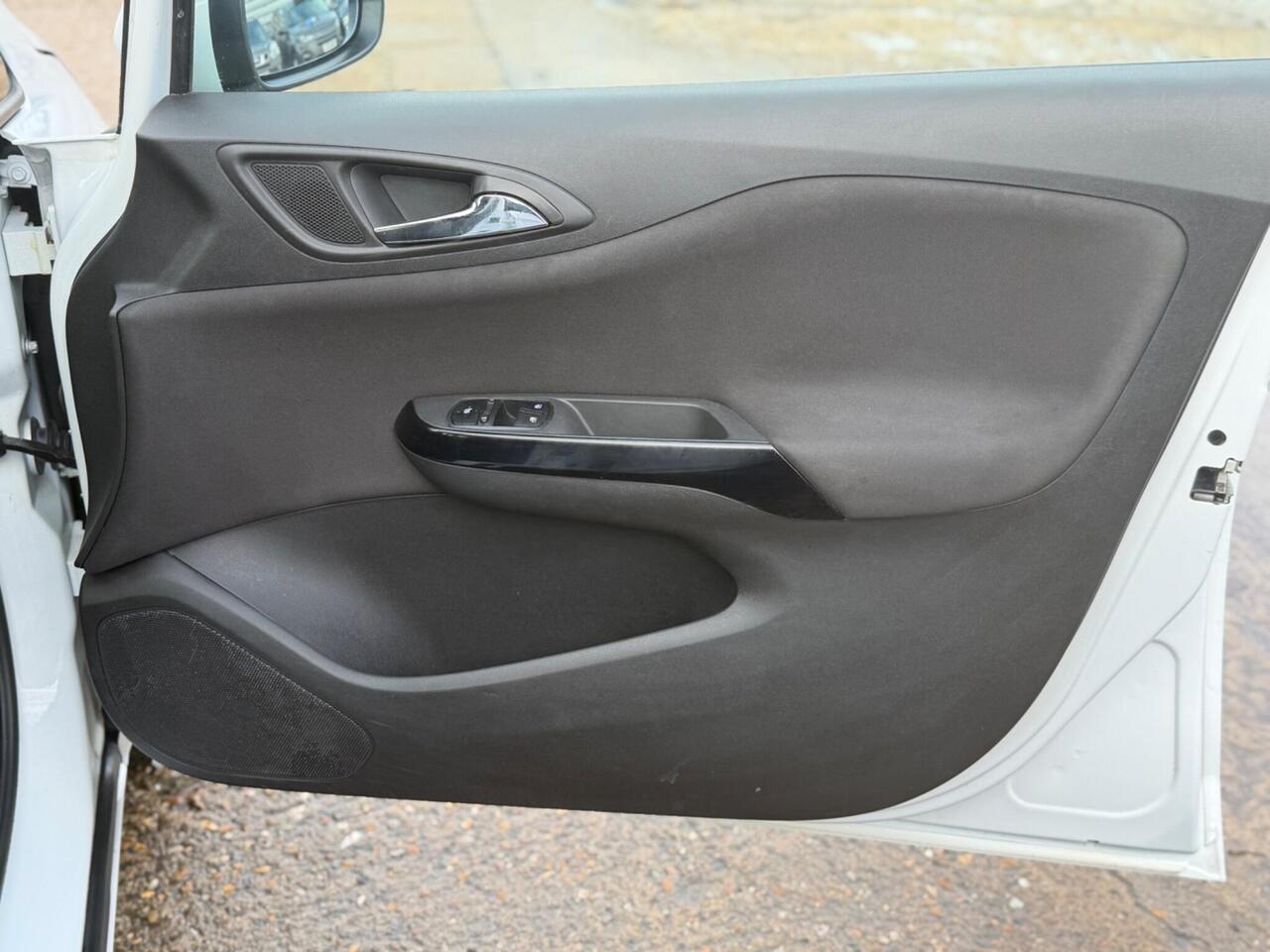 Used Vauxhall Corsa 2016 for sale - 77060598: Photo 28