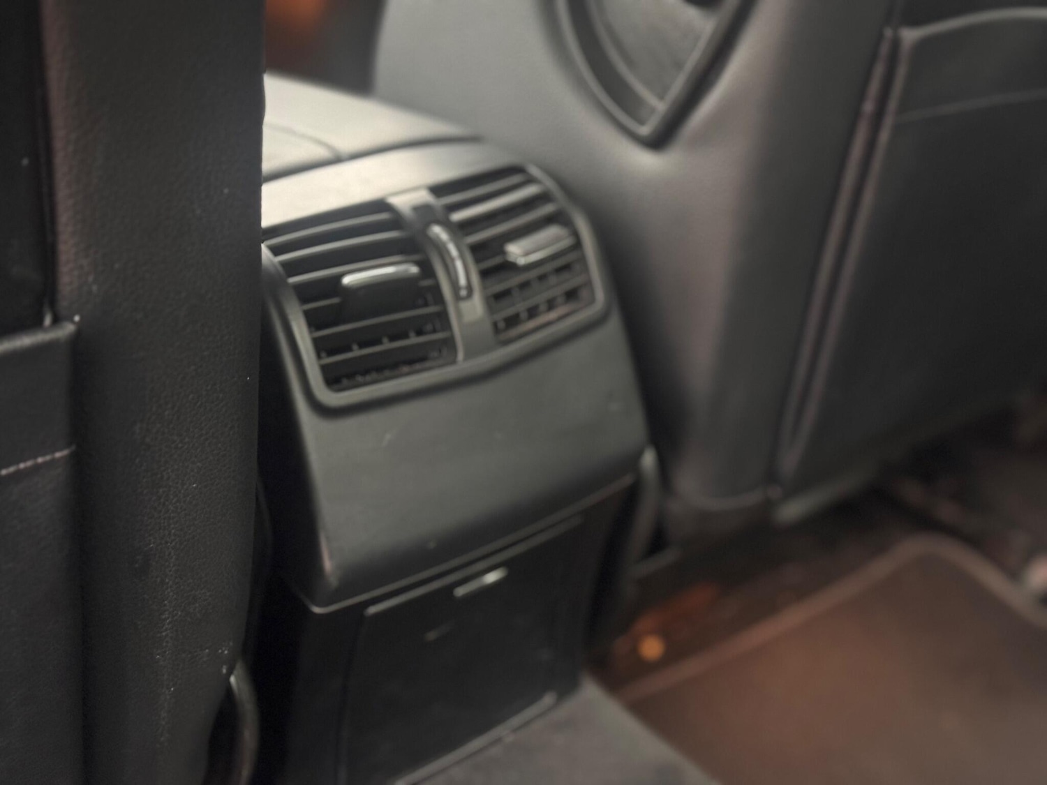 Used Mercedes-Benz E Class 2012 for sale - 76667168: Photo 31